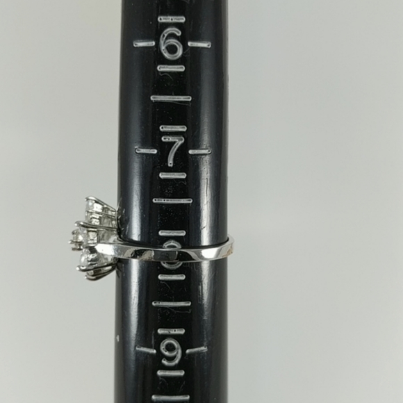 🇨🇦 Dainty Diamanté Ring & Earrings - Picture 3 of 4